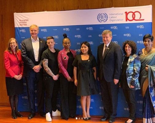 Asimismo, la actriz mexicana acompañó su publicación con un emotivo mensaje: "8 de marzo. Hoy fue un día increíble, tuve la oportunidad de estar con personas que han contribuido a la sociedad con fuerza y determinación, pude compartir la experiencia que he tenido en esta travesía [...]".