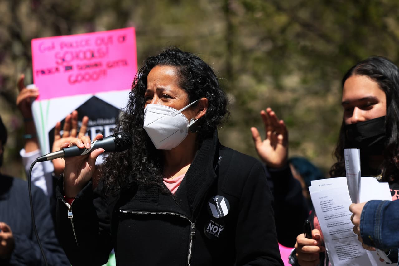 Algunos miembros del concilio apoyaron a este movimiento, como Alexa Avilés y Shahana Hanif.