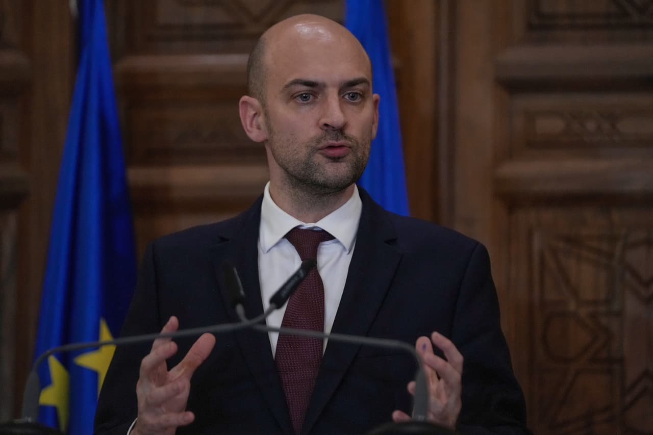 Francia cita al embajador Charles Kushner por comentarios de EEUU sobre asesinato de activista en Lyon