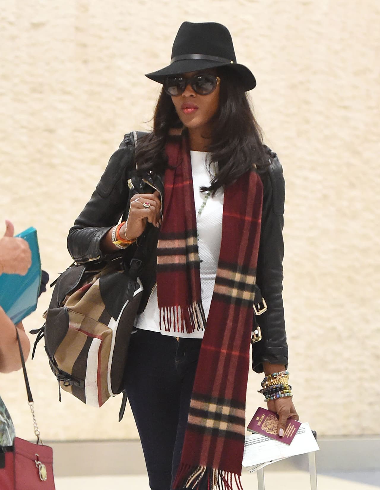 ¿Estás lista para lucir fenomenal esta temporada invernal? Tu más grande aliada será una bufanda.