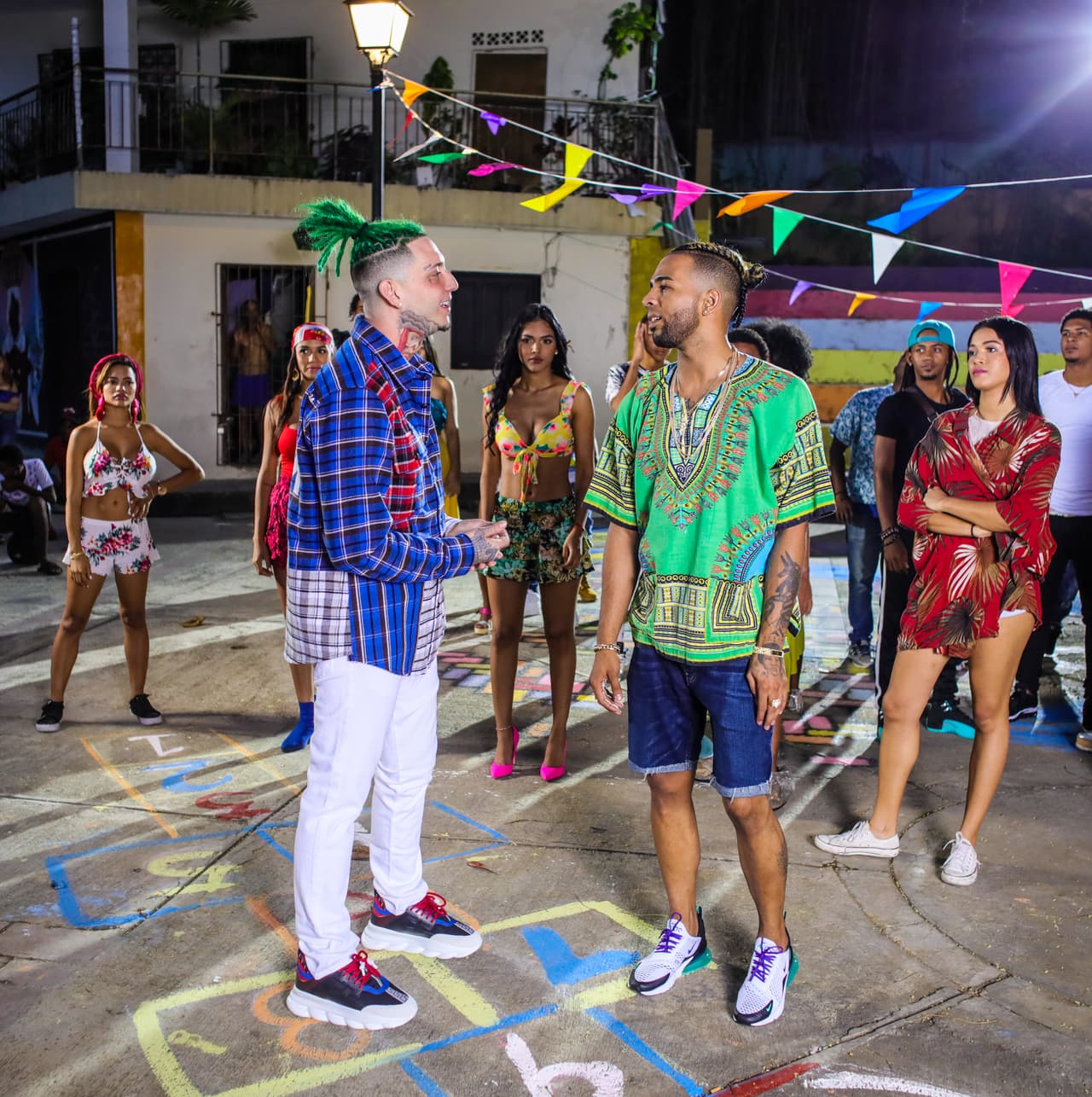 Actualmente Lary Over cuenta con una comunidad de seguidores que excede los 4 millones, pero con su nuevo sencillo y video, seguramente cientos de fanaticos se 'subirán' a sus redes sociales para seguirlo más de cerca.