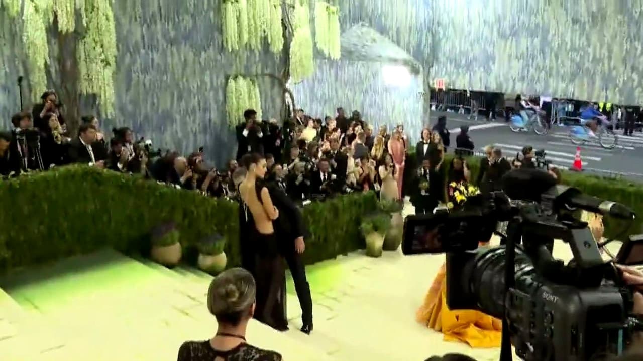 Arrancó la alfombra roja de la Gala Met 2026, evento que en esta edición incluye a anfitriones como Beyoncé, Nicole Kidman y Venus Williams. Jessica Rodríguez nos comparte lo que se vive en este momento en Nueva York.