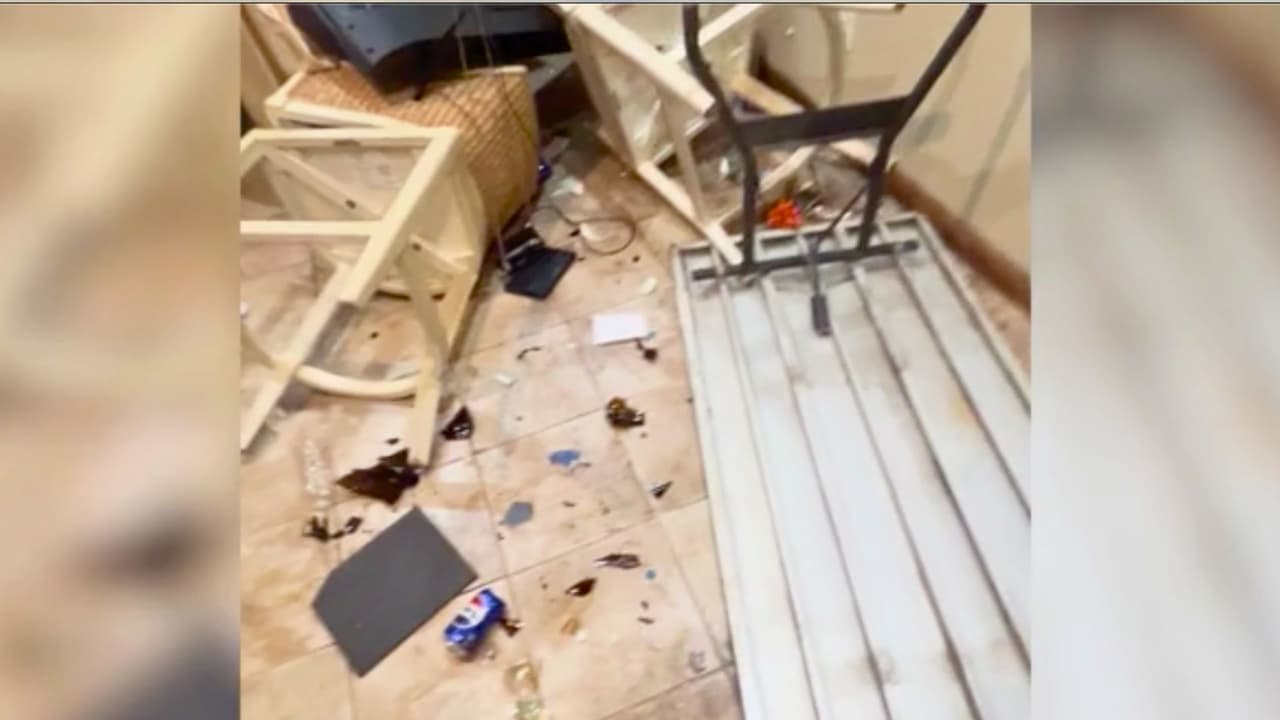 Prácticamente, ningún lugar, ningún rincón de la casa de la familia Estrada en Texas quedó sin rastros de destrucción.