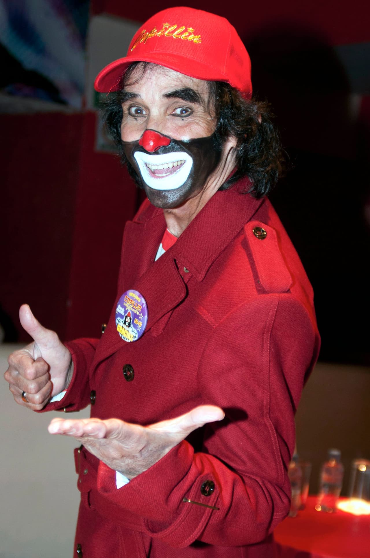 Desde ese momento, comenzó a cobrar fama más allá de su tierra natal. La compañía Televisa se percató de cómo los niños lo seguían y le ofreció un espacio en televisión nacional: 'El show de Cepillín'. 
<br>