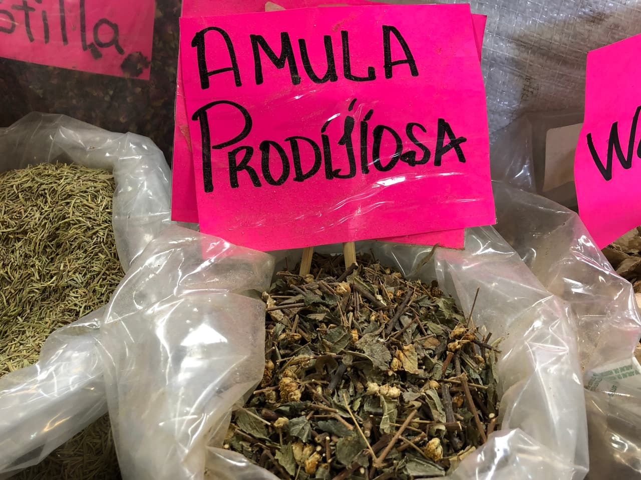 Recuerde que no debe mezclarlos si está tomando cualquier medicamento, ni los use si está embarazada o amamantando.