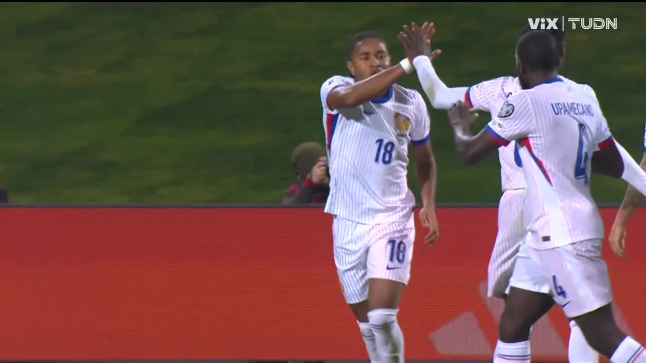 ¡Golazo de Francia! Christopher Nkunku recorta y la cuelga del segundo poste