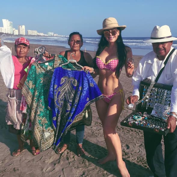 "Le doy gracias a Dios por un año más de vida y bendiciones, un beso para todos y gracias por su amor", fue lo que escribió
<b>Maribel Guardia</b> en sus redes sociales. ¿Y tú, ya la felicitaste?