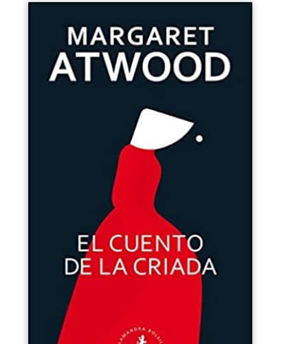 'El cuento de la criada' de la canadiense Margaret Atwood ha sido de los libros más cuestionados y prohibidos desde su publicación en 1985, por su lenguaje para muchos obsceno, vulgar, además de su contenido sexual. Tan solo en 2019 estuvo en la lista de los 10 libros más censurados en las bibliotecas de EEUU, según La American Library Association.
<br>