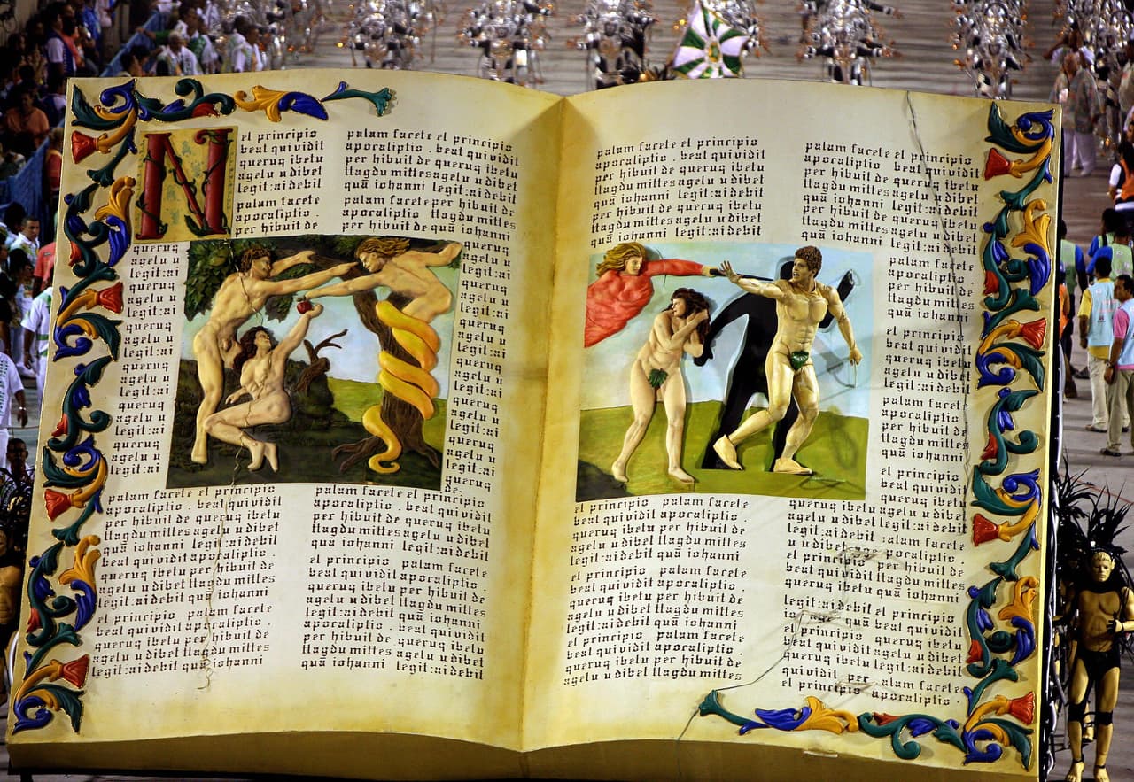 Lo que más llama la atención del relato, es que Dios vio tan solo a Adán, que tomó una de sus costillas para hacerle una compañera, quien eventualmente hará que ambos sean expulsados del Paraíso.