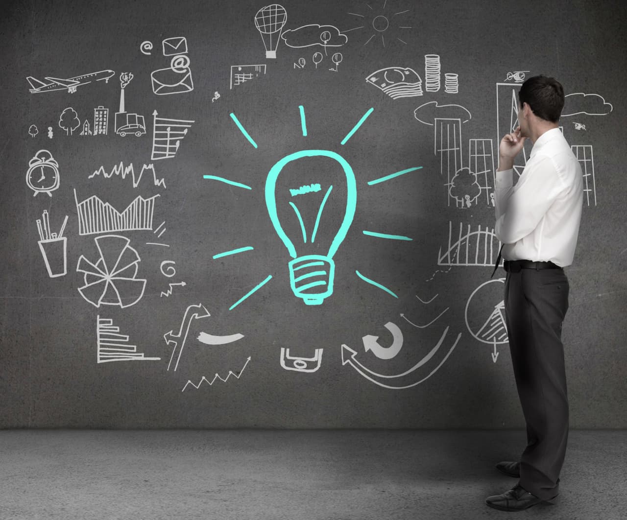 Es importante mantener un buen clima laboral. Algo nuevo empieza a cobrar forma y atraer hacia ti el dinero que tanto necesitas. Un mes de desenvolvimiento económico y de mucho dinamismo y energía, ideal para echar a andar planes pendientes. El día 4 de marzo Venus, planeta del amor, entra retrógrado en tu signo y pueden ocurrir algunas falsas interpretaciones, concede el beneficio de la duda.
<br>