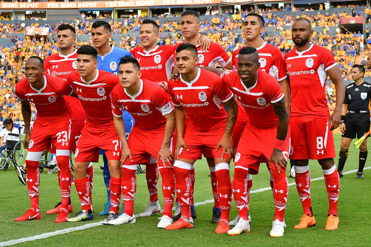 Los jugadores de Toluca posaron antes del inicio del juego.