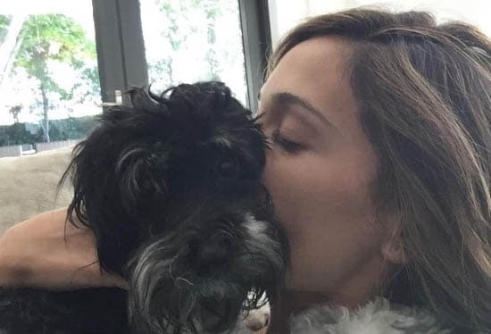 Karla Martínez: "Alguien extrañaba los cariños de mami". (Julio 6, 2016)