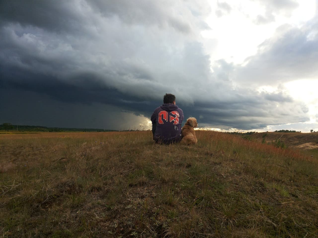 El temerario motociclista de nariz rosada vive en Sovetsk, Kaliningrado, Rusia.