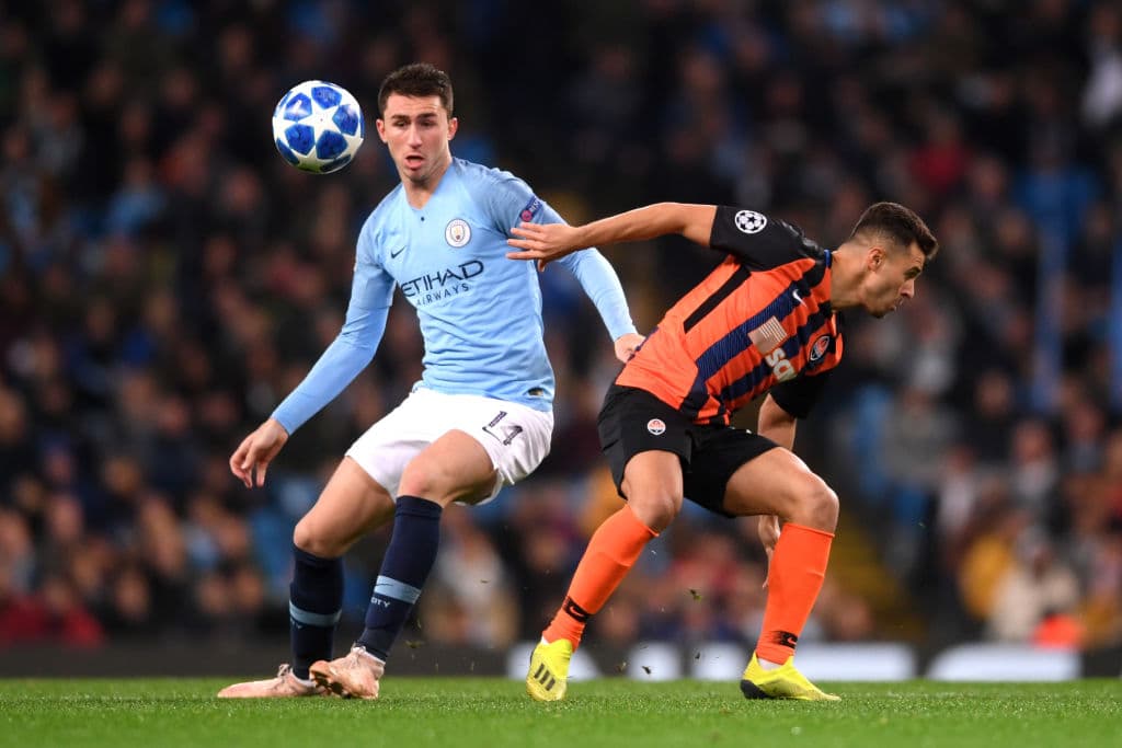 no habían pasado ni 10 minutos de partido y los Citizens ya habían metido en su reducto al Shakthar Donetsk, que se defendía agazapado en el último cuarto de cancha.