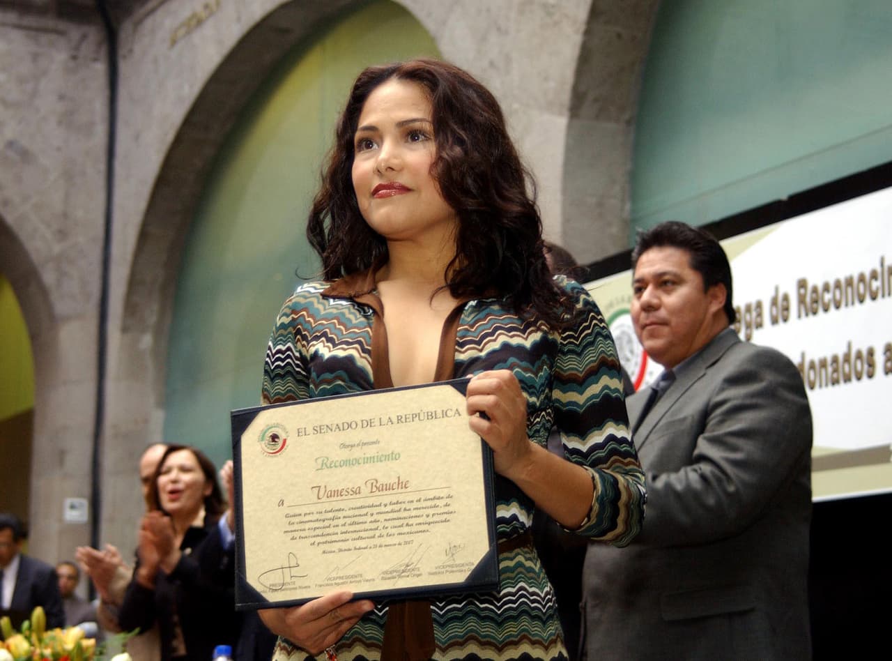 No te puedes perder el gran estreno de '
<b><a href="http://www.univision.com/series/rosario-tijeras">Rosario tijeras</a></b>' este 27 de junio en punto de las 10pm/9c por Univision, pues estamos seguros que esta serie te mantendrá al filo de tu asiento con toda su acción e intriga. ¿Te la vas a perder?