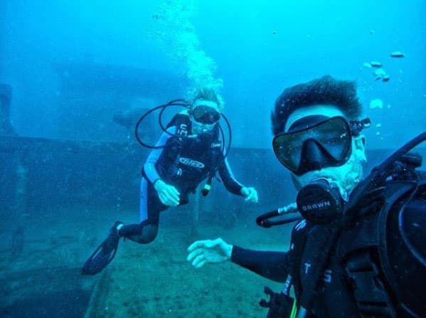 En noviembre se dieron una escapada a las playas de La Paz en el estado de Baja California Sur para vivir otra increíble experiencia bajo el agua: "Navegando en barco... hundido con mi amorcito @angeliqueboyer", presumió el actor en la red social.