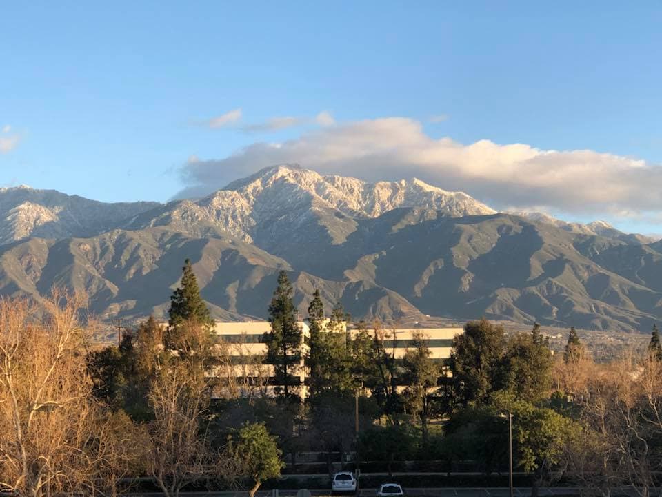 <b>Rancho Cucamonga</b>: El 18 de marzo, el Ayuntamiento de la ciudad de Rancho Cucamonga 
<a href="https://www.cityofrc.us/sites/default/files/2020-03/City%20of%20Rancho%20Cucamonga%20COVID-19%20News%20Release%2003.20.2020.pdf" target="_blank">emitió una moratoria temporal</a> sobre los desalojos por falta de pago de la renta por parte de inquilinos residenciales o comerciales afectados por la pandemia Covid-19.