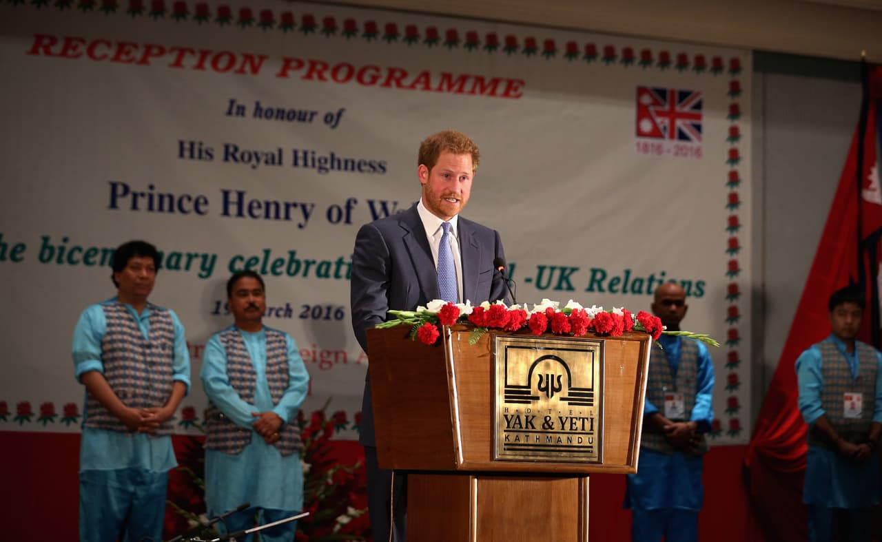 Harry también dio un emotivo discurso frente a la gente y prensa reunida.