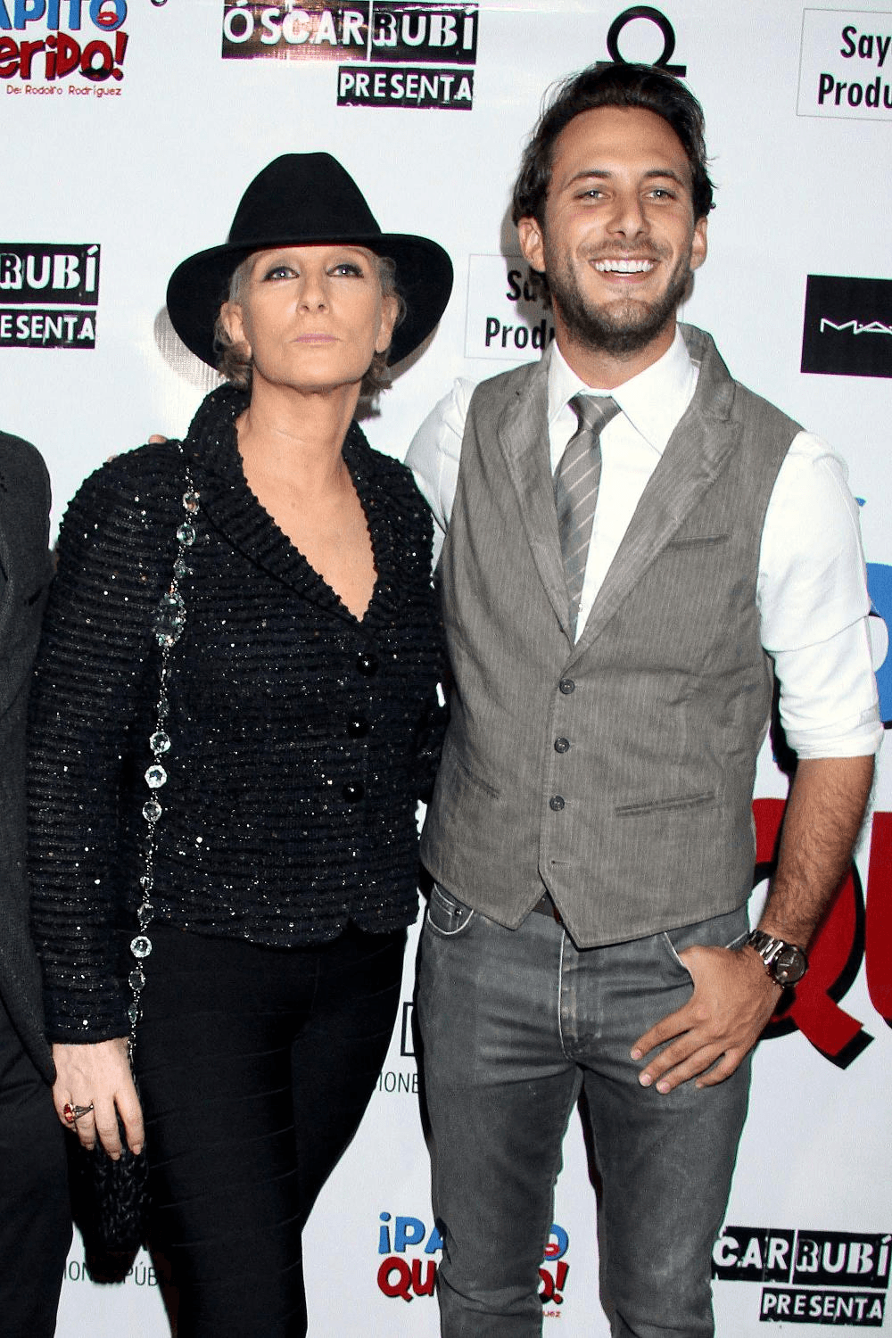 La actriz desfiló junto a sus hijos y se mostró muy bromista. Esta fue la última vez que se le vio en un evento público antes de su fallecimiento.