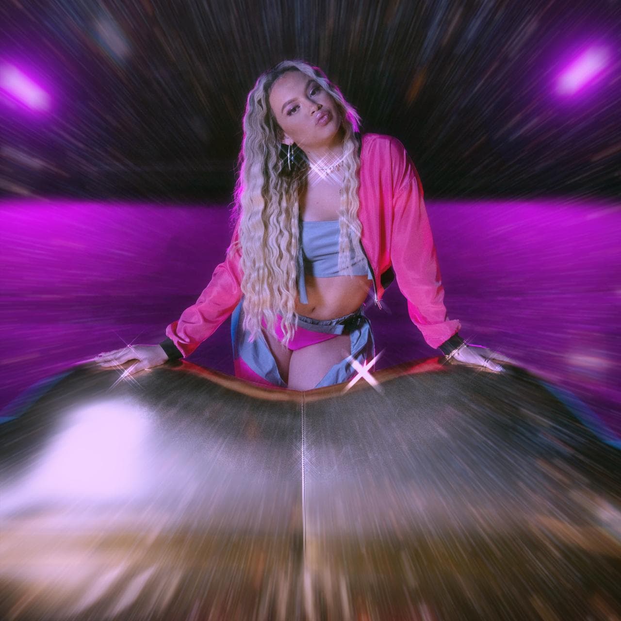 <b>Yennis</b>, ganadora del reality La Reina de la Canción, también tiene su debut en esta lista de nominados de PLN en la categoría Artista Revelación Femenino.