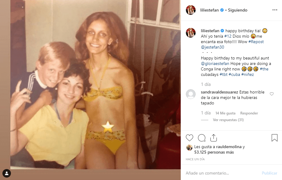 Se trata de una imagen, que originalmente publicó su hermano Juan Estefan, donde luce con un bikini amarillo a los 12 años. “Feliz cumpleaños tía. Ahí yo tenía 12. Dios mío me encanta esa foto”, comentó Lili en la foto que fue utilizada para felicitar a Gloria Estefan.