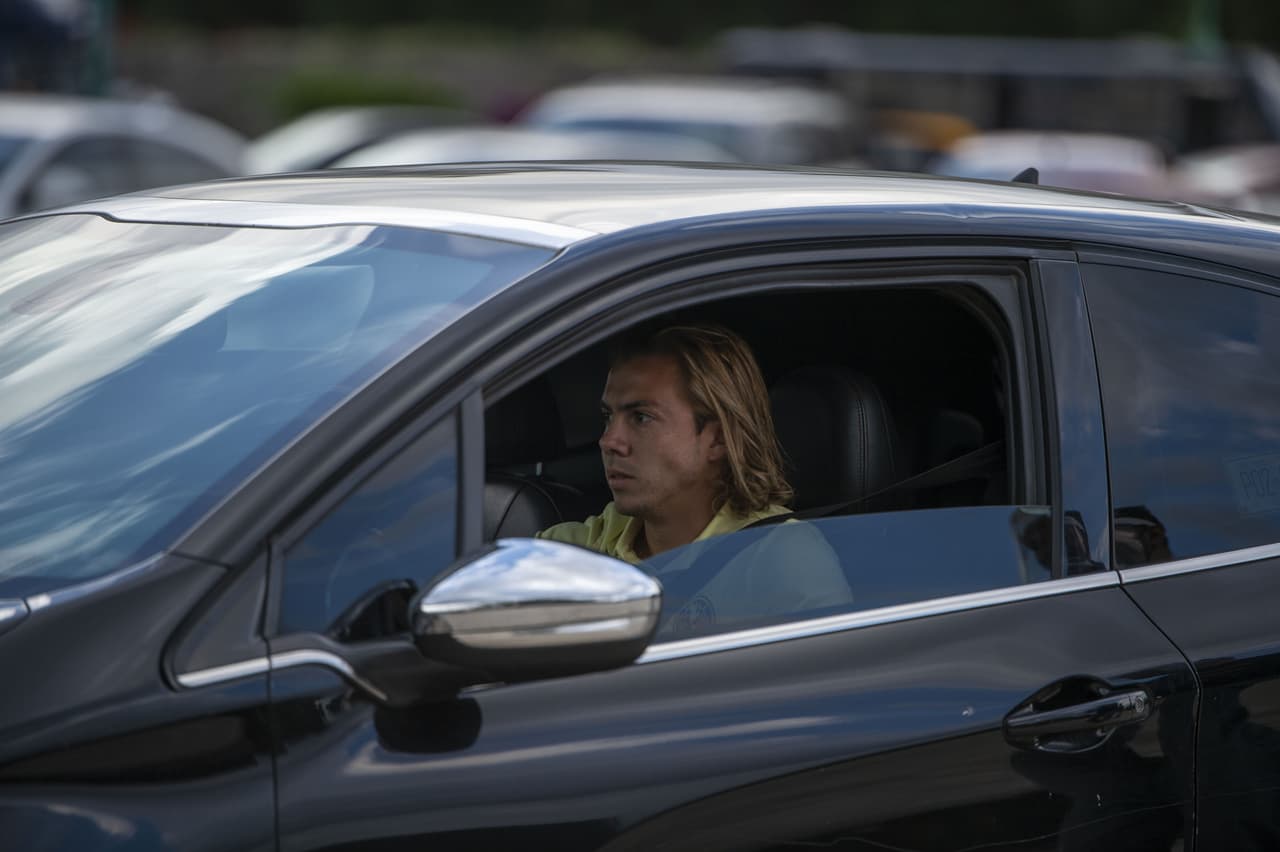 Varios jugadores del cuadro de Coapa llegaron en autos particulares, como medida preventiva ante el coronavirus.