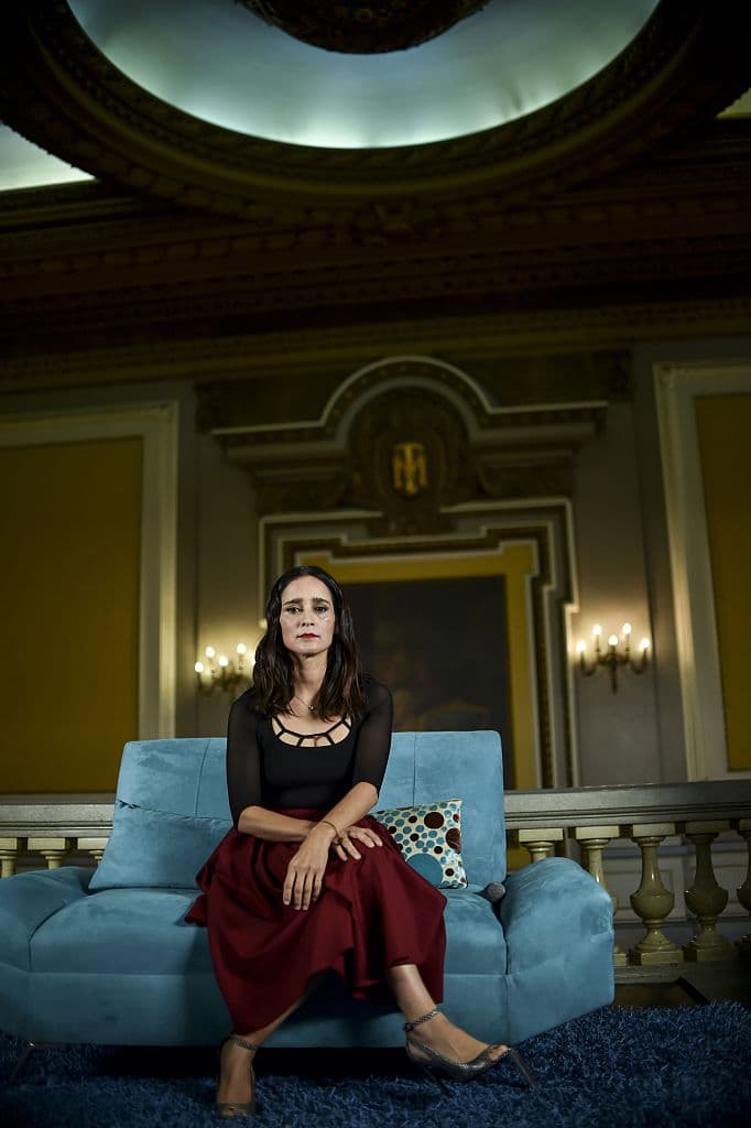 Algunos de sus sencillos que más han marcado su carrera son ‘De mis pasos’, ‘Amores Perros (Me Van A Matar)’, ‘Andar conmigo’, ‘Lento’, ‘Algo está cambiando’, ‘Me voy’ y ‘Limón y sal’.Tiene una hija de 11 años de nombre Simona.