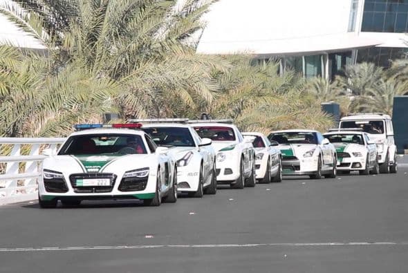 Policía de Dubai: Audi R8, Ferrari FF, Bentley Continetal GT, Mercedes-Benz SLS, Nissan GT-R, Ford Shelby Mustang Roush y G700 Brabus son algunos de los super-autos que conforman esta flota policial especial.