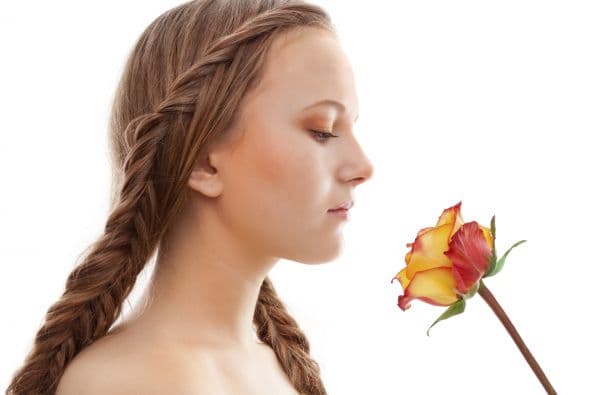 Suavidad para tu melena. La Dra. Vermén Verallo-Rowell, dermatóloga, recomendó utilizar el aceite de coco para un acondicionamiento profundo