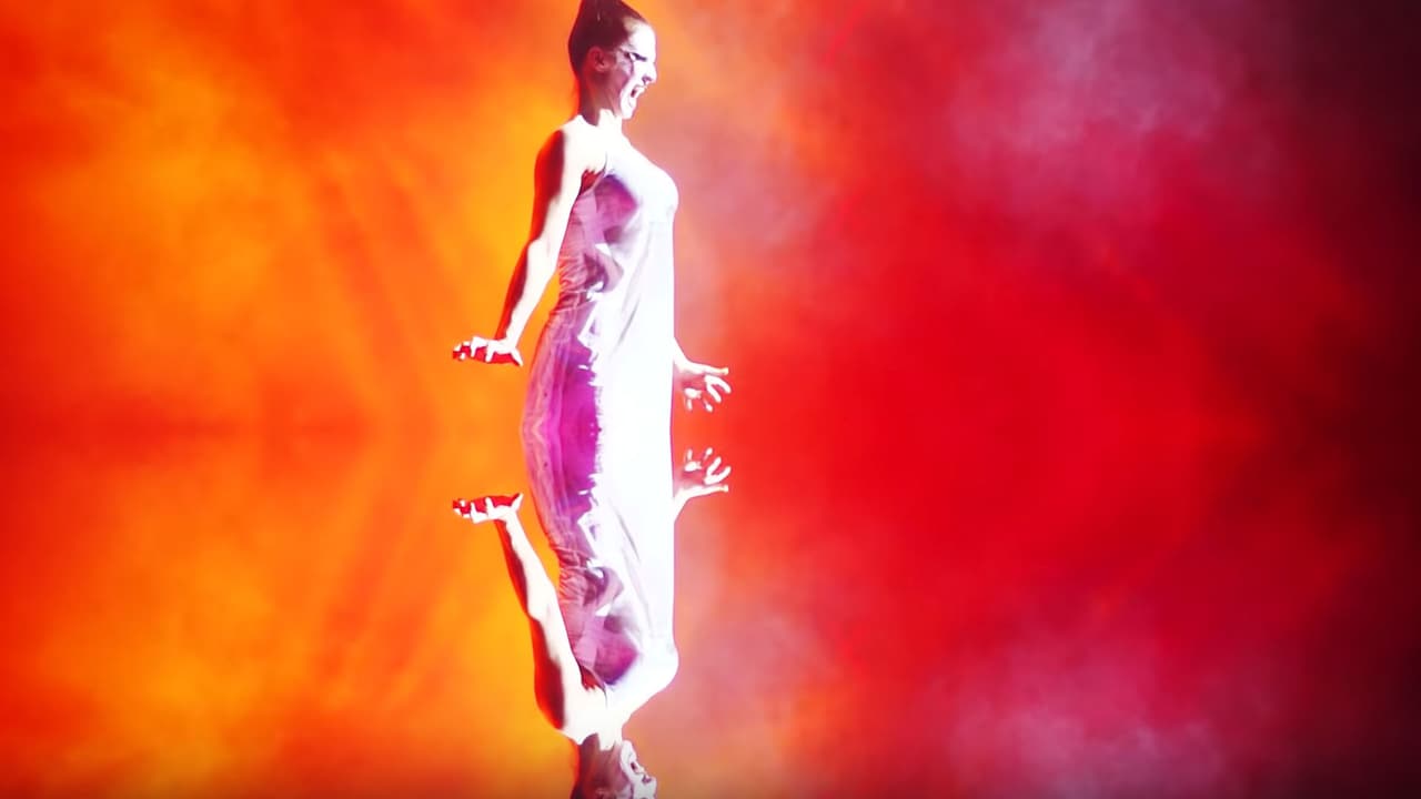 Cirque Italia presenta Paranormal Cirque, una actuación innovadora y única que se estrenó en 2018 en los Estados Unidos, obteniendo excelentes críticas.