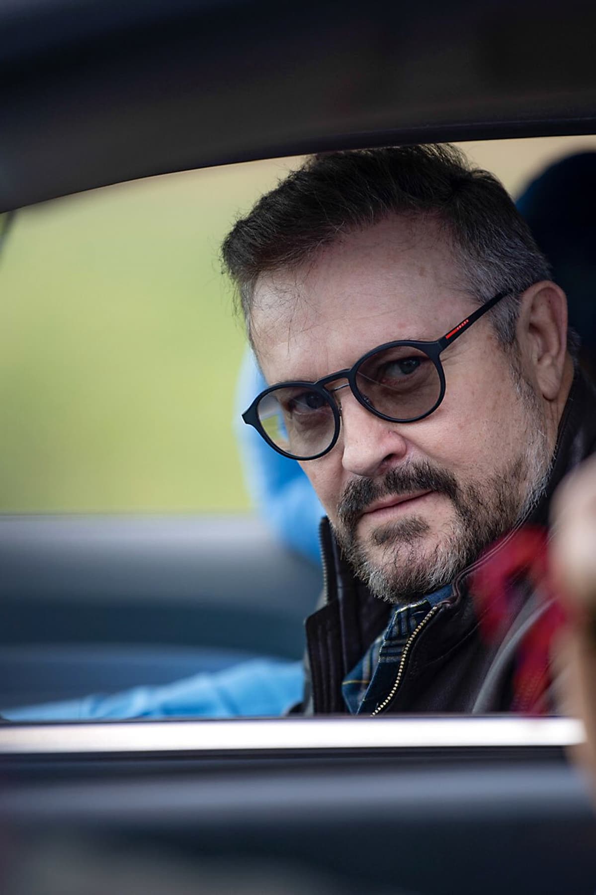 "
<b>Tranquilo, estable</b>, encontrando y rescatando a Arturo de muchas cosas que permitió y que se excedió en brindar, y hoy por hoy, estoy enseñándole a ese Arturo cosas que debe saber".
<br>