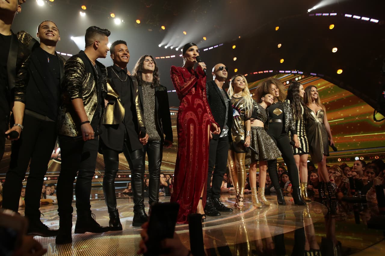 Alejandra les dio la bienvenida, recordando que sólo cinco iban a entrar a La Banda.