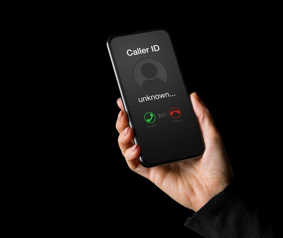 <b>Amenaza telefónica.</b> Este tipo de amenaza se hace por teléfono, por lo que debes poner atención a lo que se te dice y valorar si corres peligro inminente.
<br>