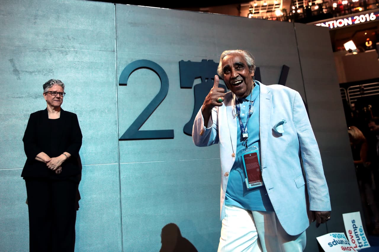 Aunque se retira del Congreso, Charles Rangel sigue activo en su partido.