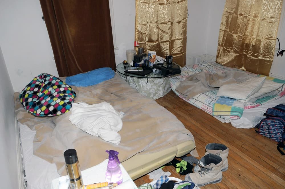 Los mexicanos, que fueron rescatados la semana pasada tras una operación policial, vivían en precarias condiciones en unas barracas.