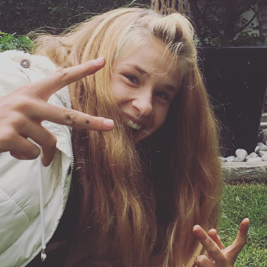 Nuestro conductor no es el único en su familia en el que las extremidades dominantes son las izquierdas, su hija Nicole comparte la condición con su padre.