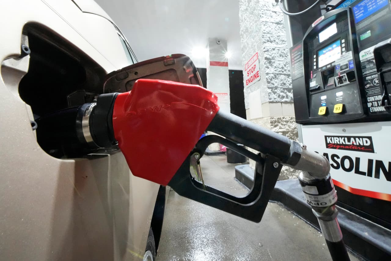 EEUU venderá gasolina de su reserva. ¿Bajarán los precios? ¿Dónde podrían hacerlo?