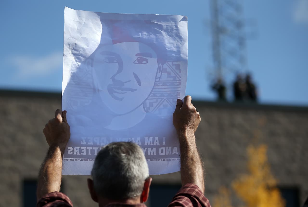 Karym Sánchez, activista de supervisión policial, señala que aún ocurren asesinatos y la impunidad es una preocupación persistente.