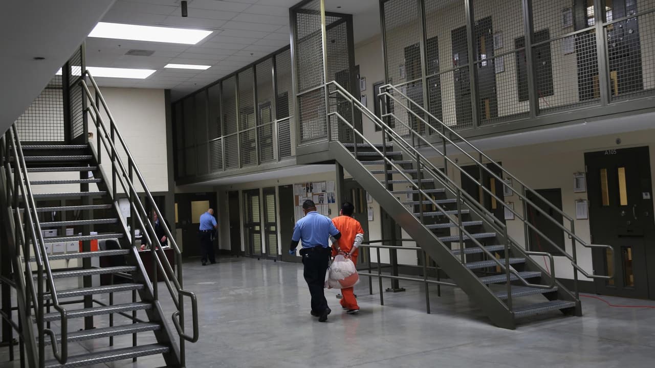 “La democracia es para todos”: polémica por propuesta que permita a los reos votar en las elecciones