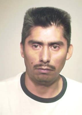 Saúl Chávez es buscado por atropellar a un anciano de 66 años y huir de la escena. Los hechos sucedieron en 2011. Al momento del incidente, Chávez manejaba bajo la influencia del alcohol.