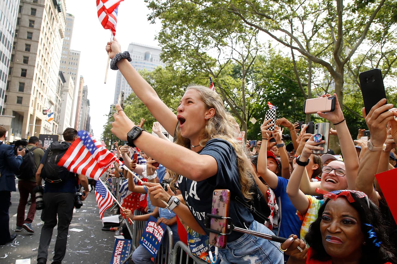 Nueva York honra a los trabajadores esenciales de la pandemia con el desfile “Hometown Heroes”