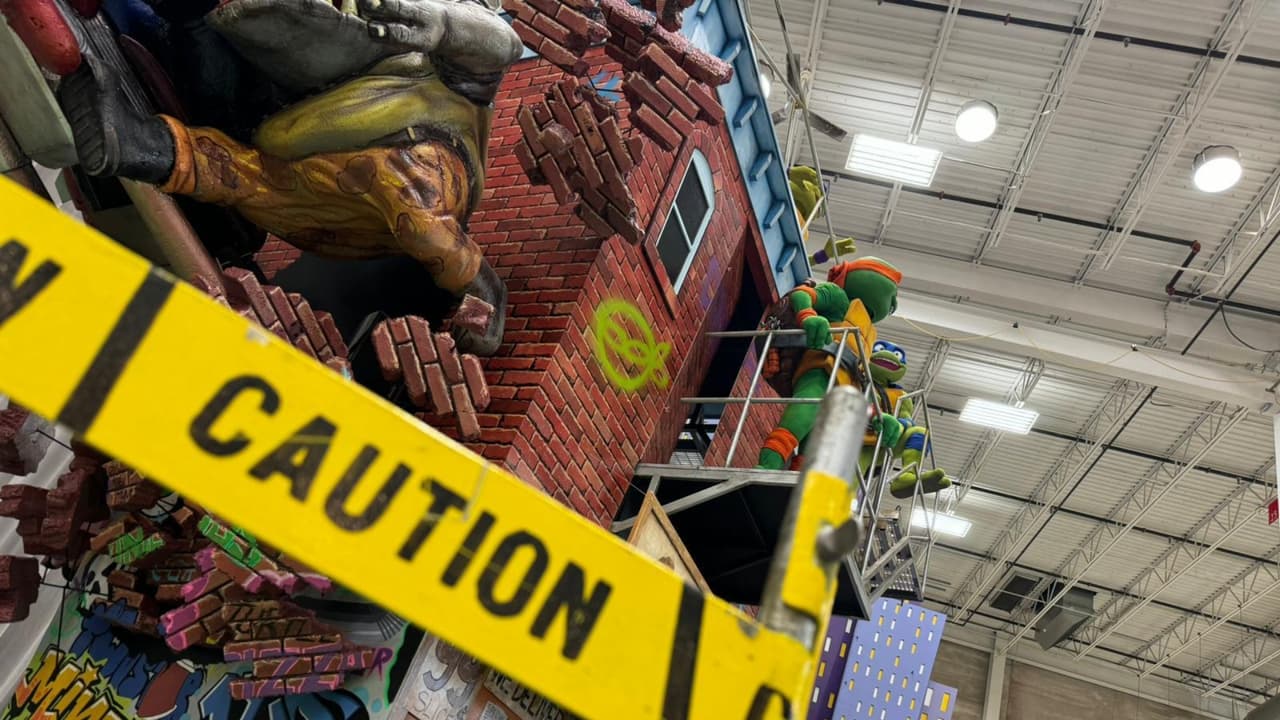 Al iniciar noviembre, 
<a href="https://www.univision.com/local/nueva-york-wxtv/nueva-york-cher-participara-desfile-accion-gracias-macys" target="_blank">se confirmó que la icónica cantante Cher participará en el desfile</a>, además de otros artistas como Manuel Turizo, Jon Batiste, Alex Smith, Amanda Shaw, David Foster y Katharine McPhee, entre otros.