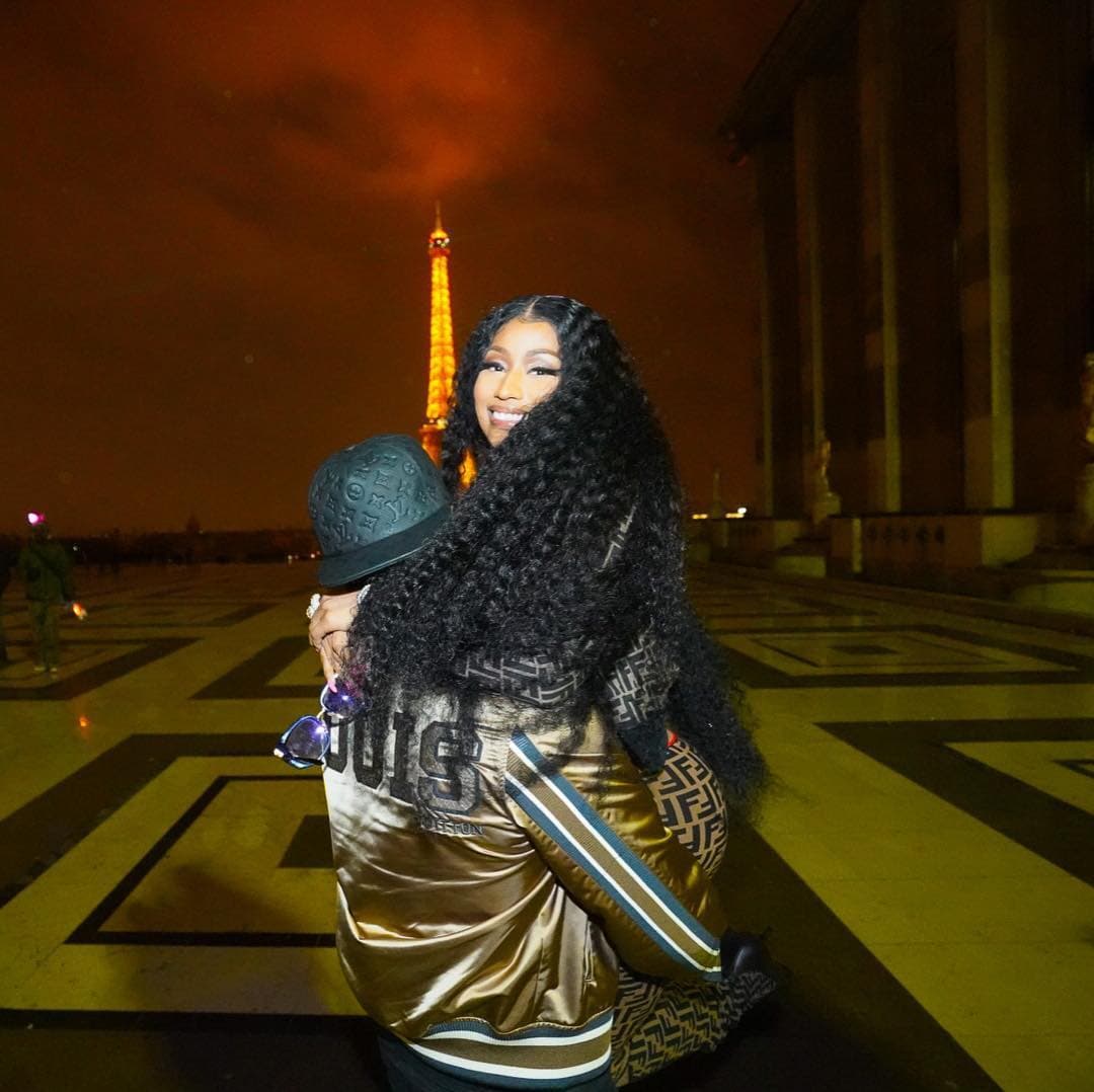 <b><a href="https://www.univision.com/temas/nicki-minaj">Nicki Minaj</a></b> anunció en junio pasado que ya tenía la licencia para casarse con su novio 
<b>Kenneth Petty</b>, de acuerdo con una nota que publicó la revista 
<b><a href="https://people.com/music/nicki-minaj-boyfriend-kenneth-petty-got-marriage-license/" target="_blank">People</a></b> en ese entonces.