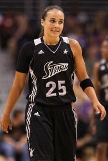 Becky Hammon se convierte en la primera entrenadora en la NBA