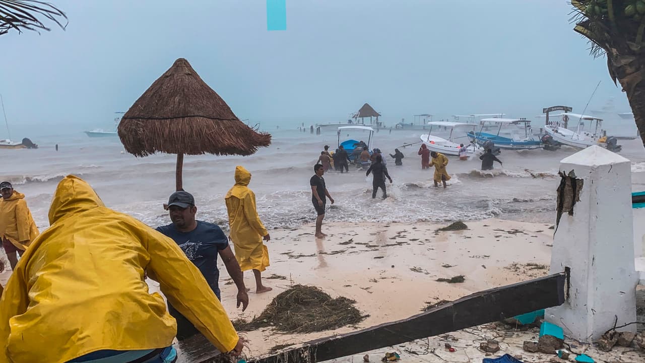 La tormenta tropical Gamma deja seis muertos y unos 3,600 evacuados en México