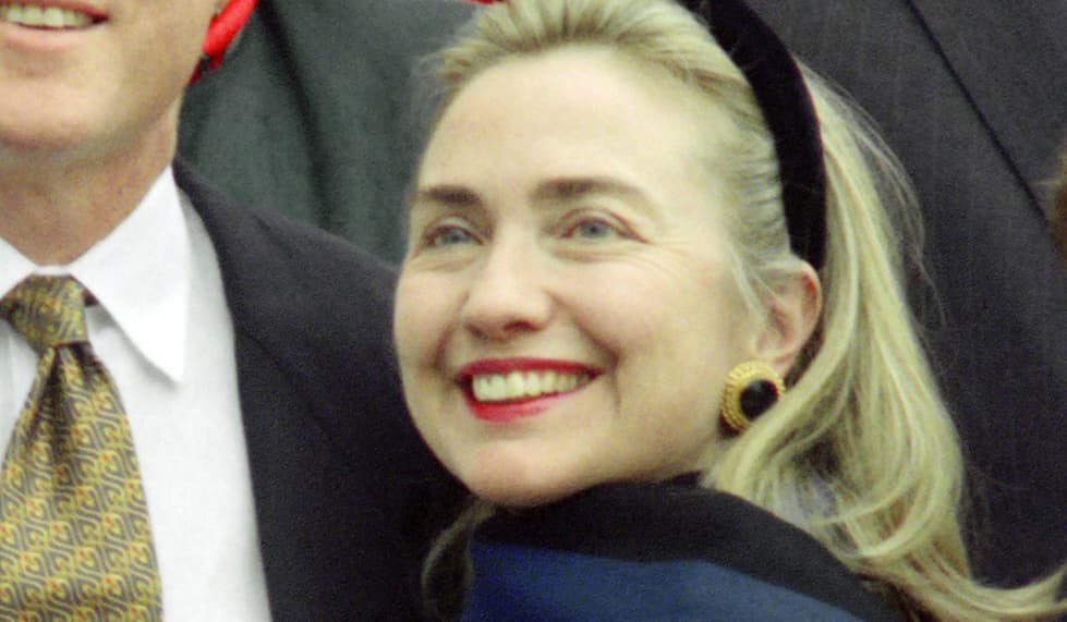 "Si quiero hacer una historia de primera plana, solo debo de cambiar mi peinado", afirmó en 1995.