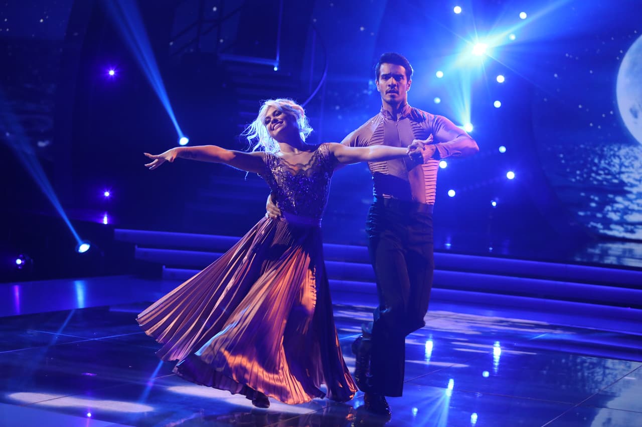 Johnny Lozada no tuvo opción que alabar el número de Ektor Rivera: "Han hecho un trabajo maravilloso, una puesta en escena hermosa, muy creativo, muy lindo”.