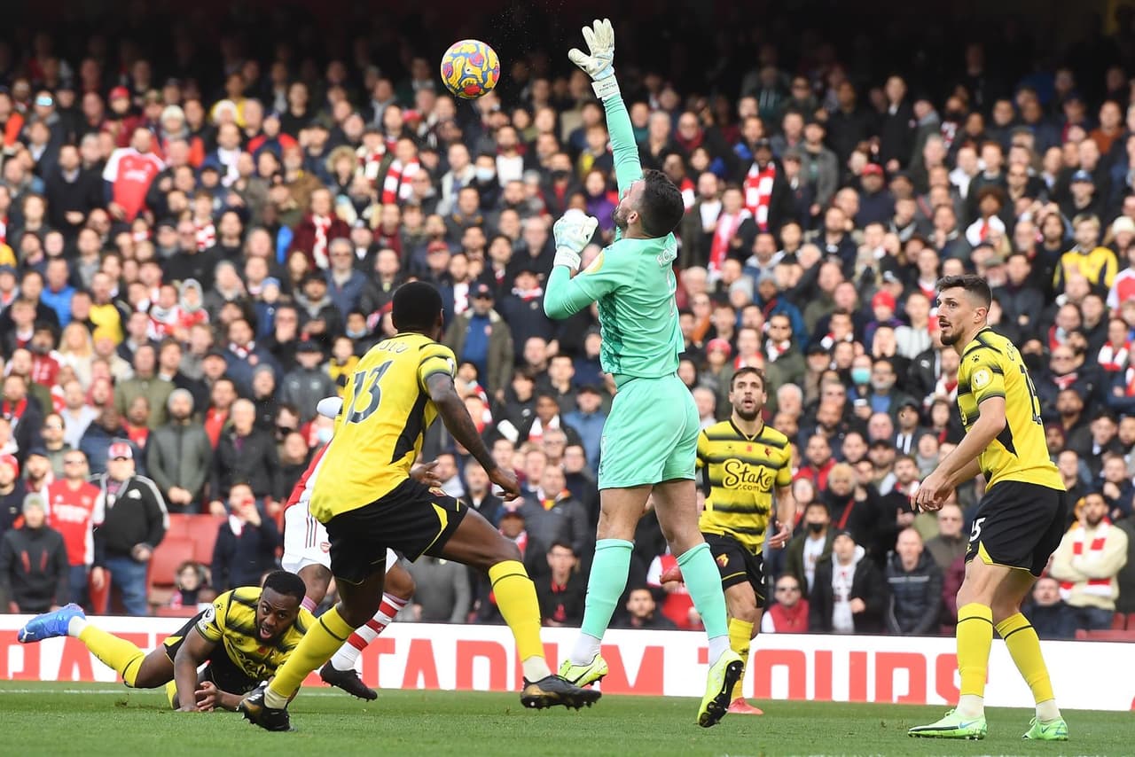 Arsenal se queda con la victoria en casa, tras derrotar 1-0 al Watford durante la onceava Jornada en la Premier League. Emile Smith Rowe anotó el gol del gane al minuto 56, lo que coloca a los 'Gunners' en puestos europeos.