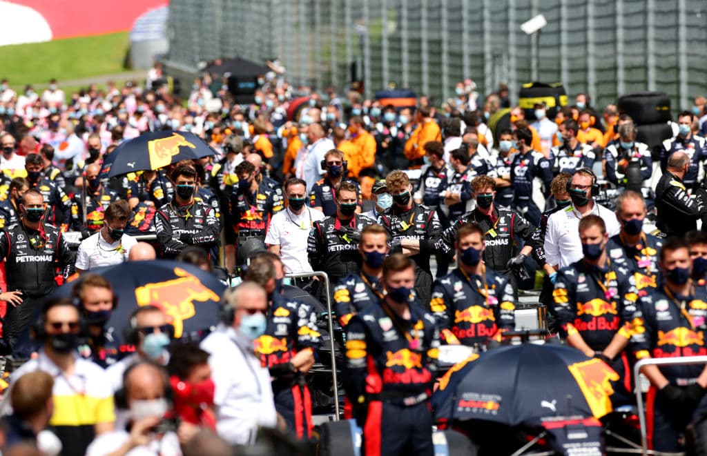 Así quedaron los primeros diez: Hamilton, Bottas, Verstappen, Albon, Norris, Pérez, Stroll, Ricciardo, Sainz y Kvyat. La siguiente fecha se correrá el Gran Premio de Hungría.