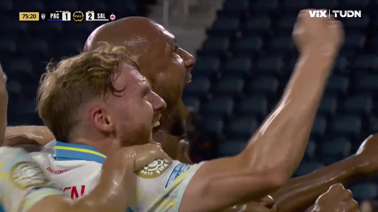 ¡Golazo del Salzburg! Gran jugada colectiva para el 1-2